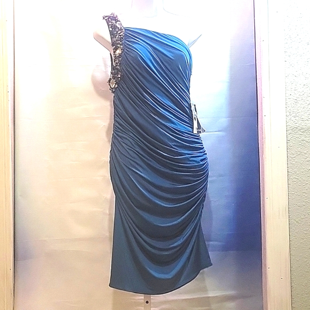 JS Boutique NWT Rouched Formal Dress